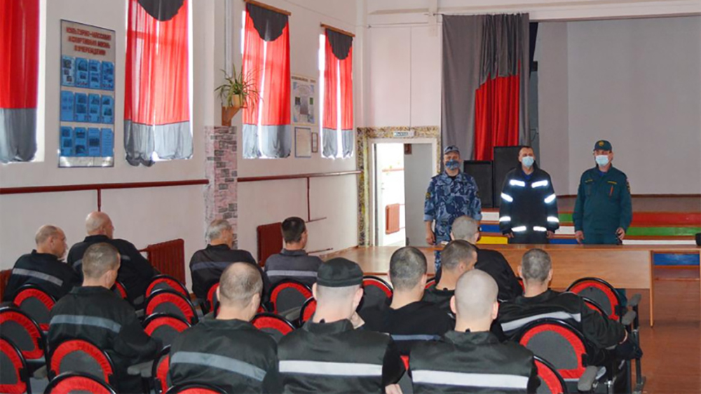 Осуждённым в брянской колонии №2 рассказали о правилах пожарной безопасности