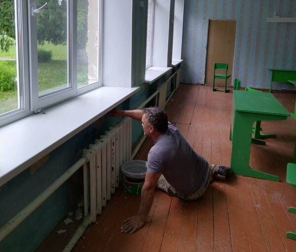 В брянском селе Алешковичи ремонтируют школу