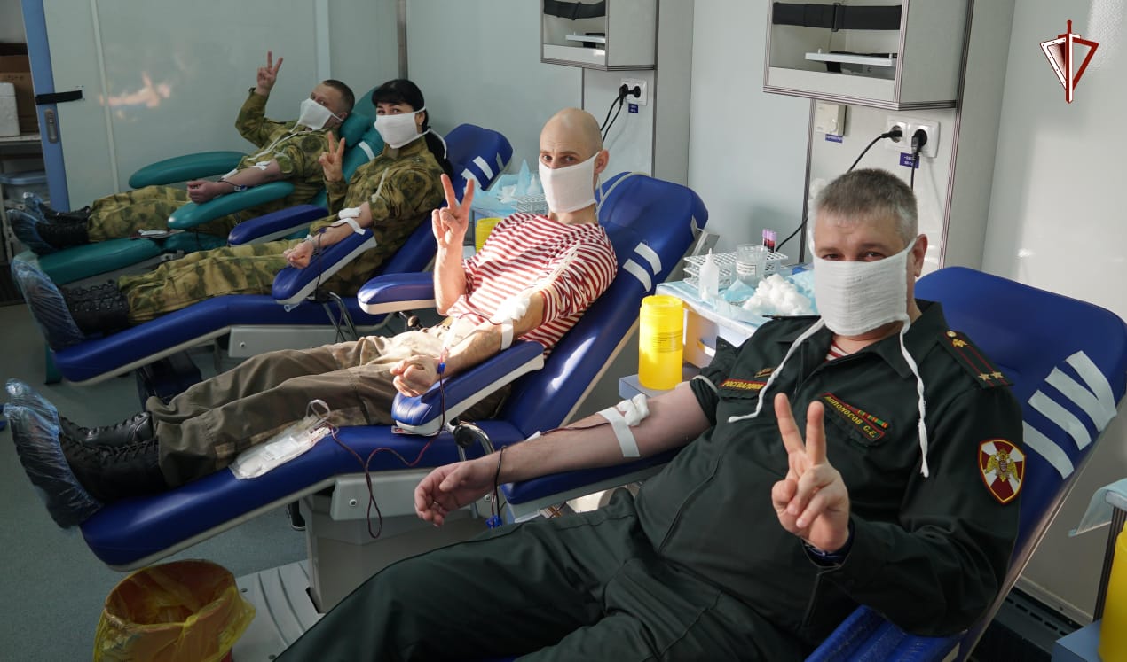 Более 250 брянских росгвардейцев стали донорами крови