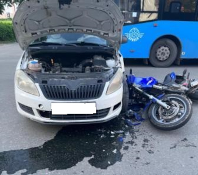 На улице Бежицкой в Брянске в ДТП разбился мотоциклист