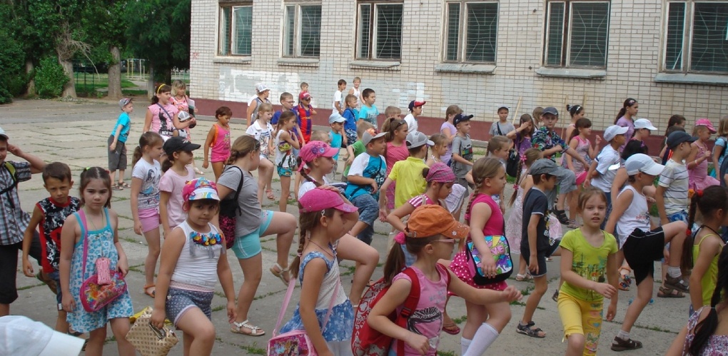 В Брянске открылись 68 пришкольных лагерей отдыха