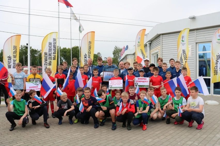 Юные стародубские футболисты отправились в Смоленск на первенство России