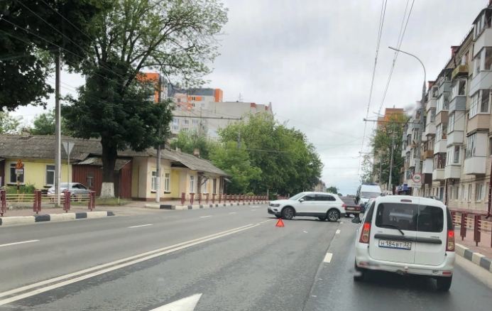 В Брянске на улице Дуки произошло ДТП
