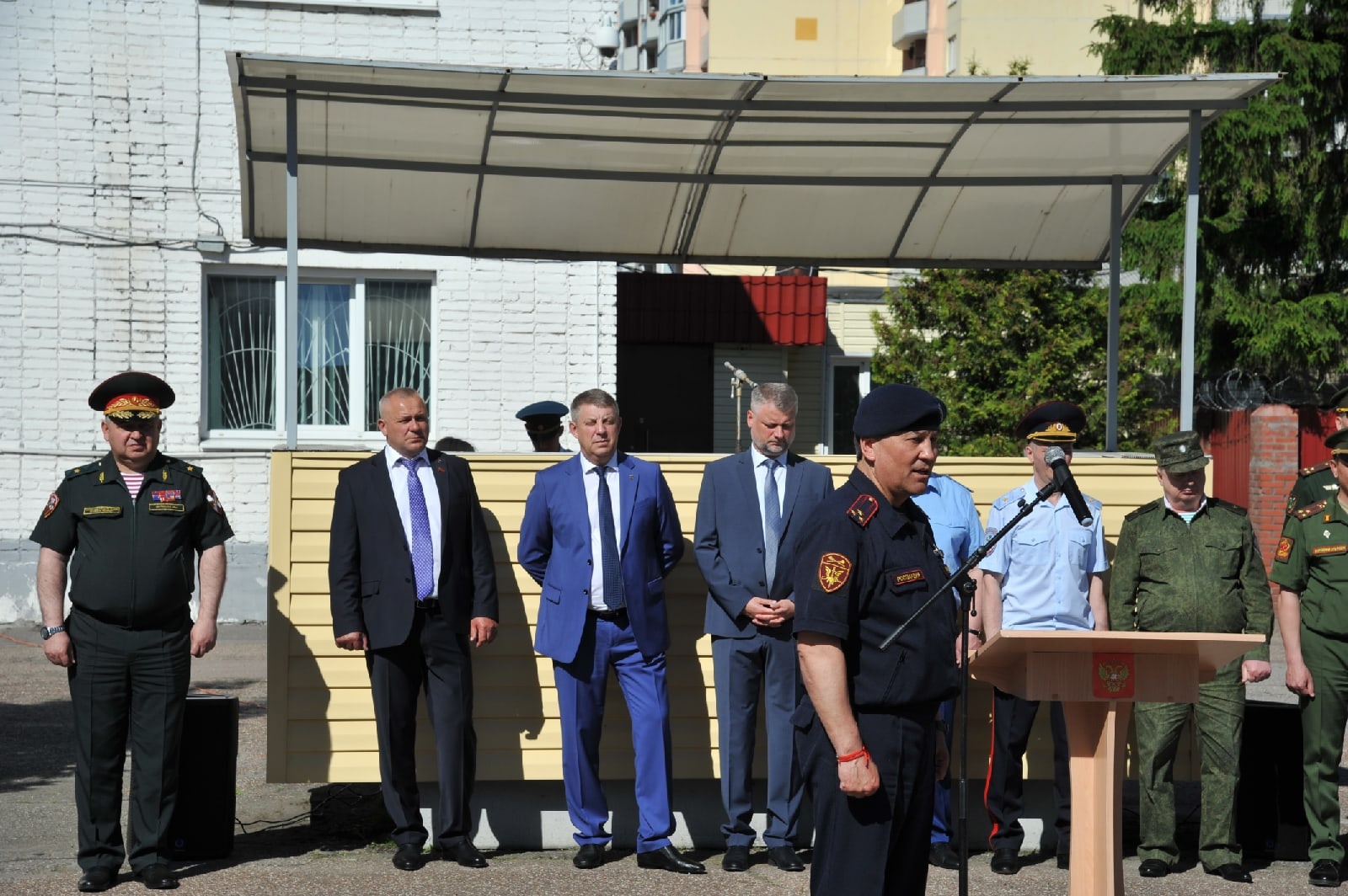 Брянский губернатор поздравил Ивана Ванчугова с присвоением звания генерал-майора