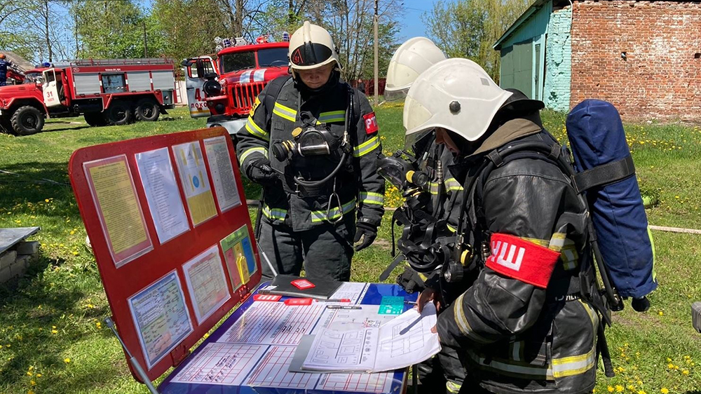 В посёлке Локоть в школе-интернате состоялось пожарно-тактическое учение