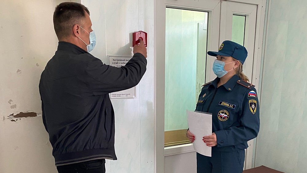 В Унечском районе прокуратура нашла нарушения пожарной безопасности в школах