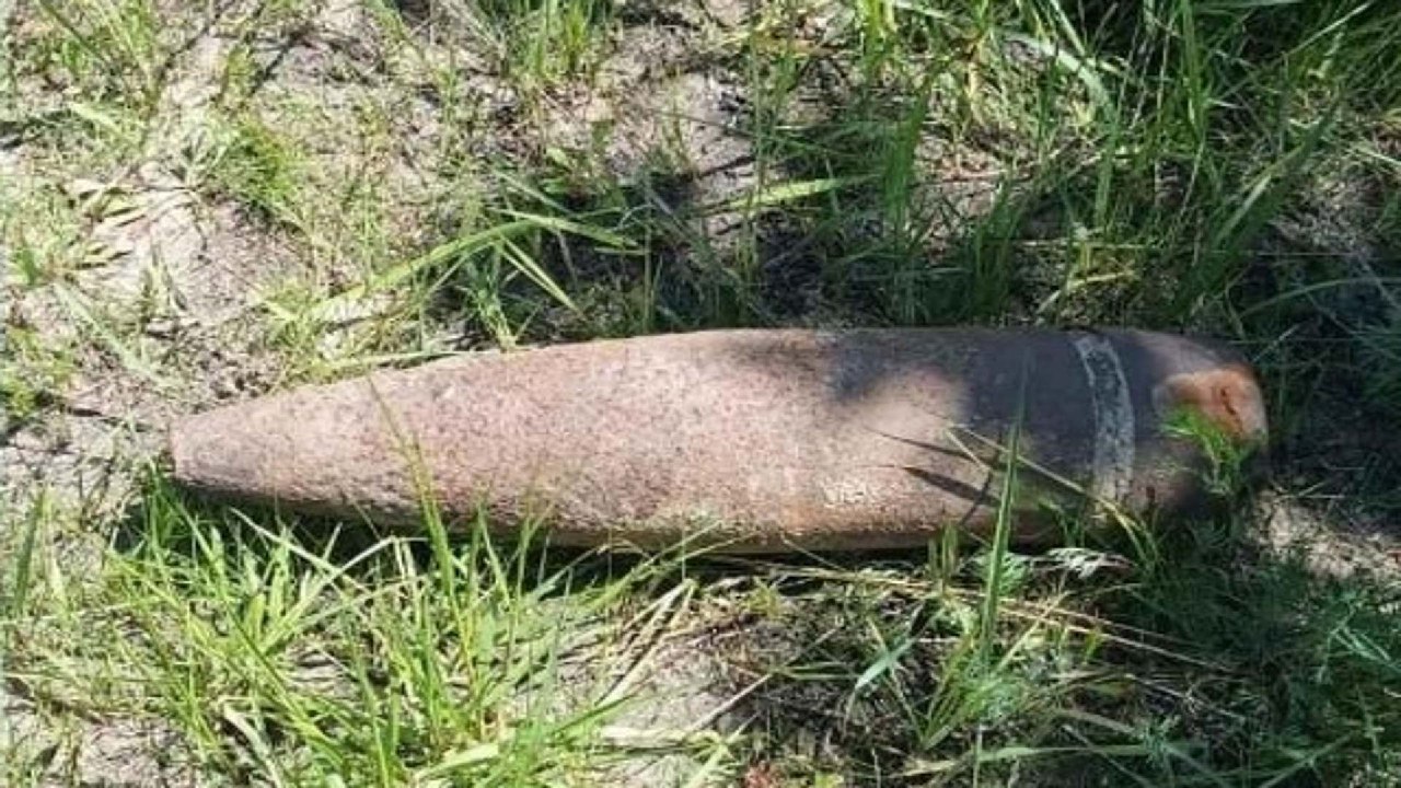 В Суражском районе нашли артиллерийский снаряд времен войны