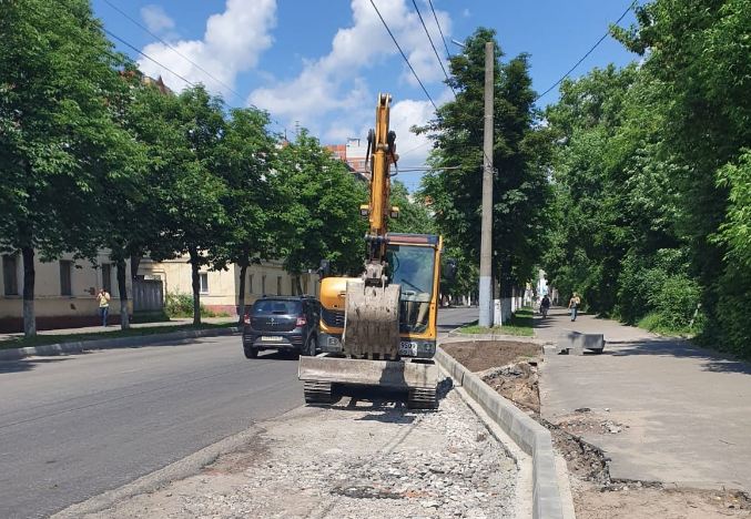 В Брянске по нацпроекту продолжается ремонт улицы Пушкина