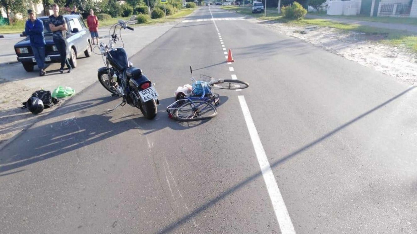 В Погаре в ДТП с мотоциклом пенсионерка сломала ребра