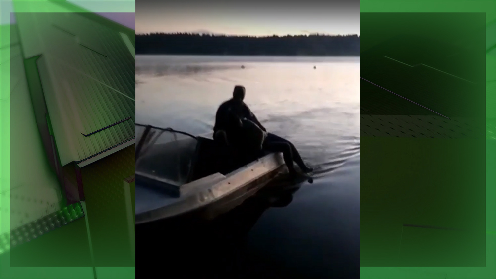 На белобережском озере ночью спасли пьяную девушку