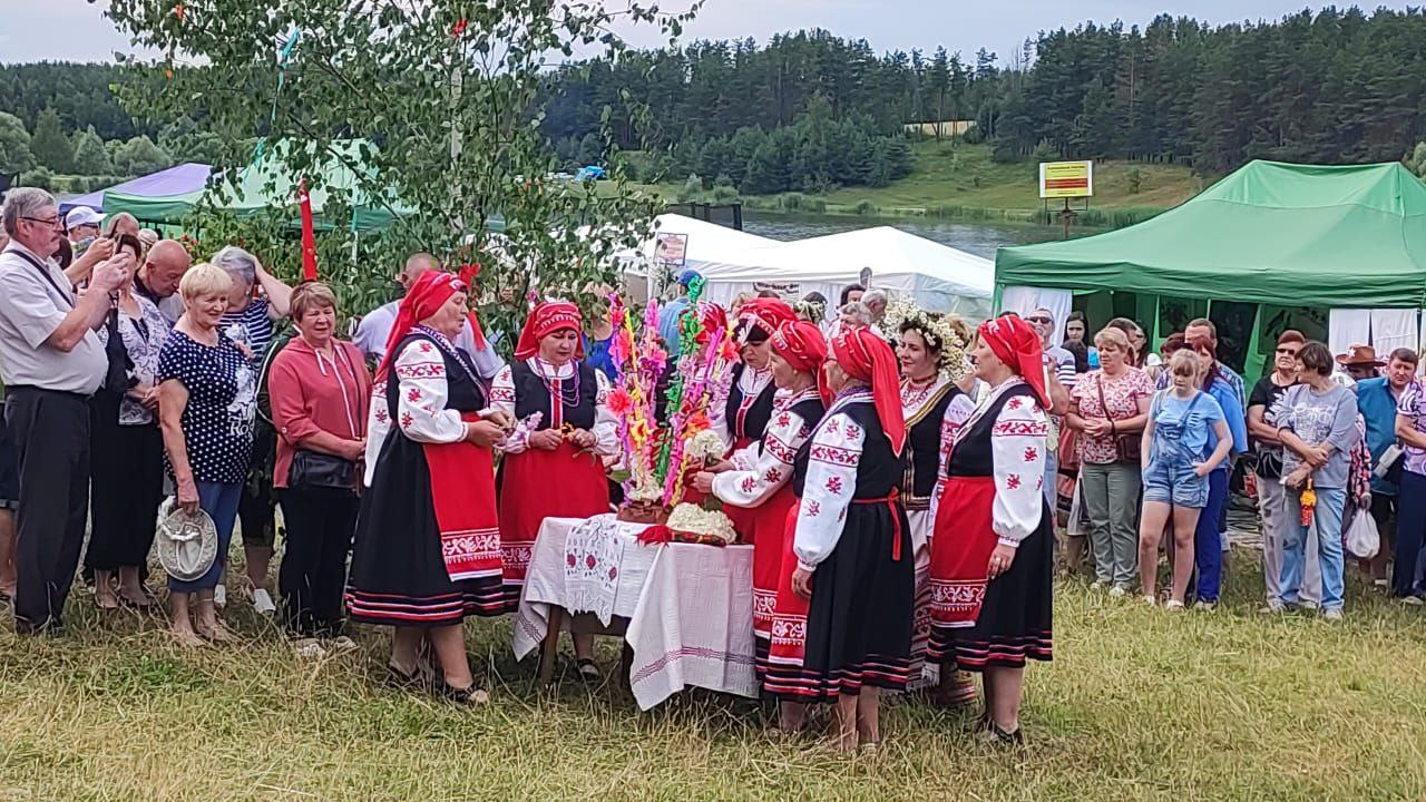 На берегу живописного брянского озера Бахаевка прошел фестиваль семейного отдыха