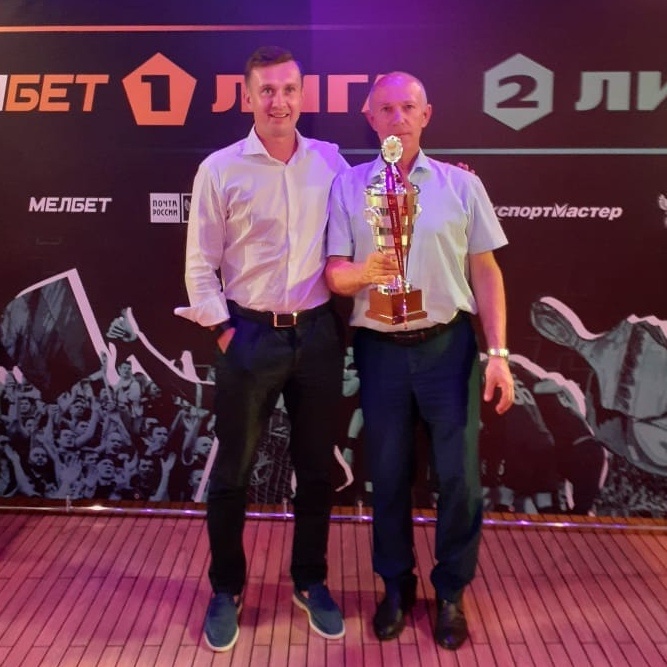 Брянскому «Динамо» вручили почетный трофей за третье место в первенстве ФНЛ-2