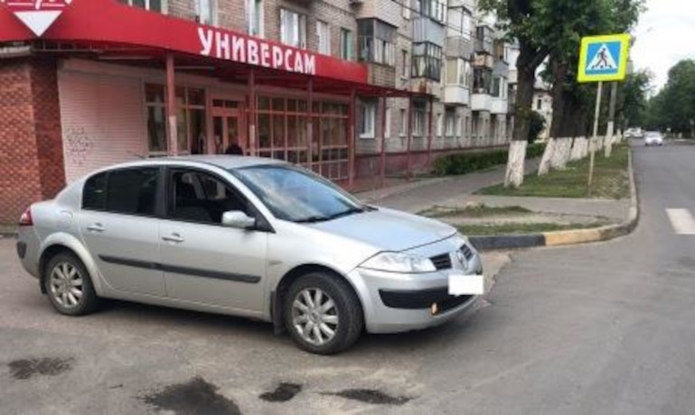 На улице Никитина в Брянске «Рено Меган» сбил 53-летнего пешехода
