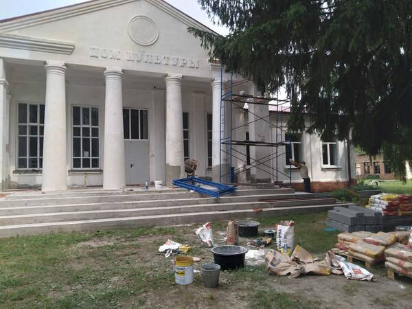 В брянском селе Курковичи на ремонт Дома культуры выделили 1,3 миллиона рублей