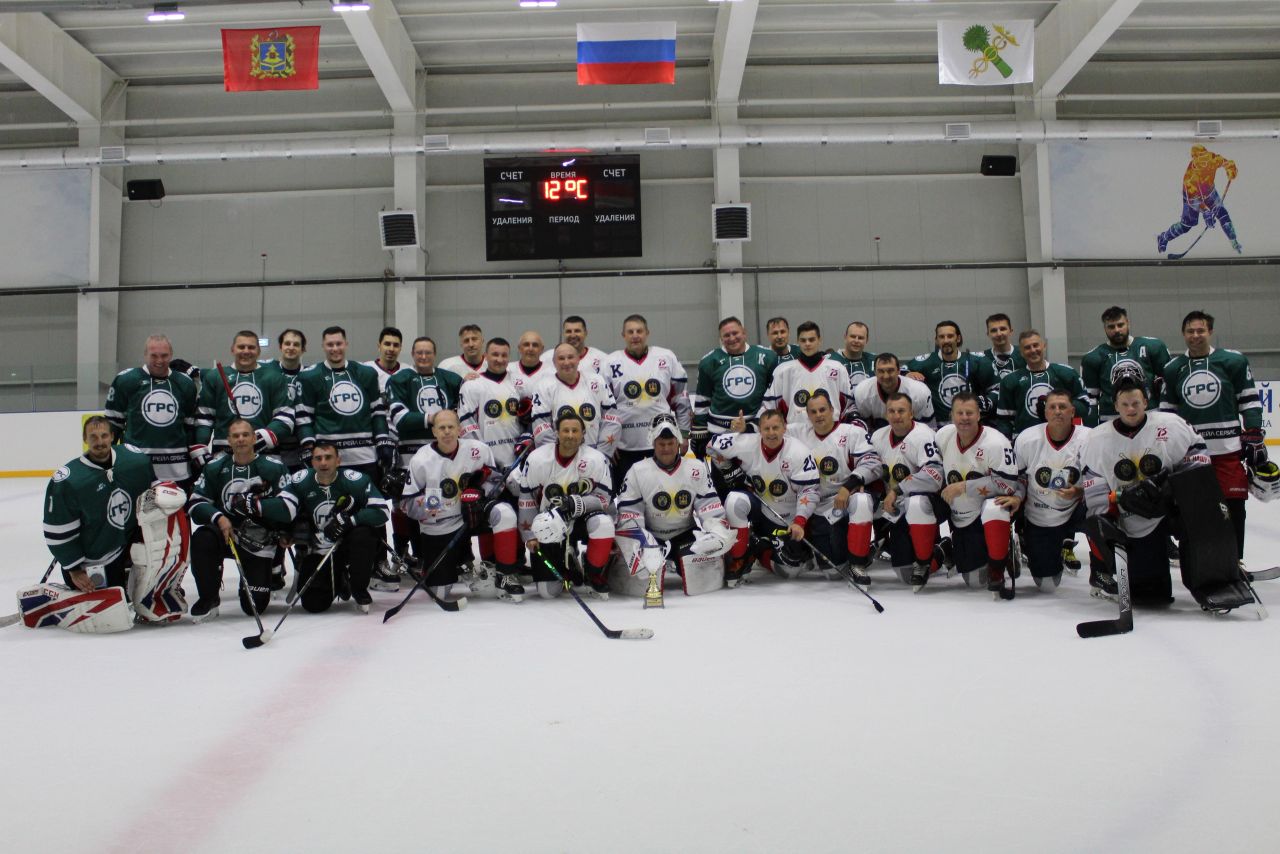 Команда брянского губернатора показала класс игры в хоккей в Новозыбкове