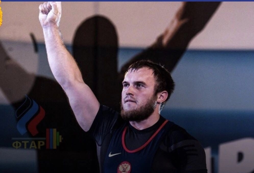 Брянский студент Егор Климонов стал чемпионом России по тяжелой атлетике