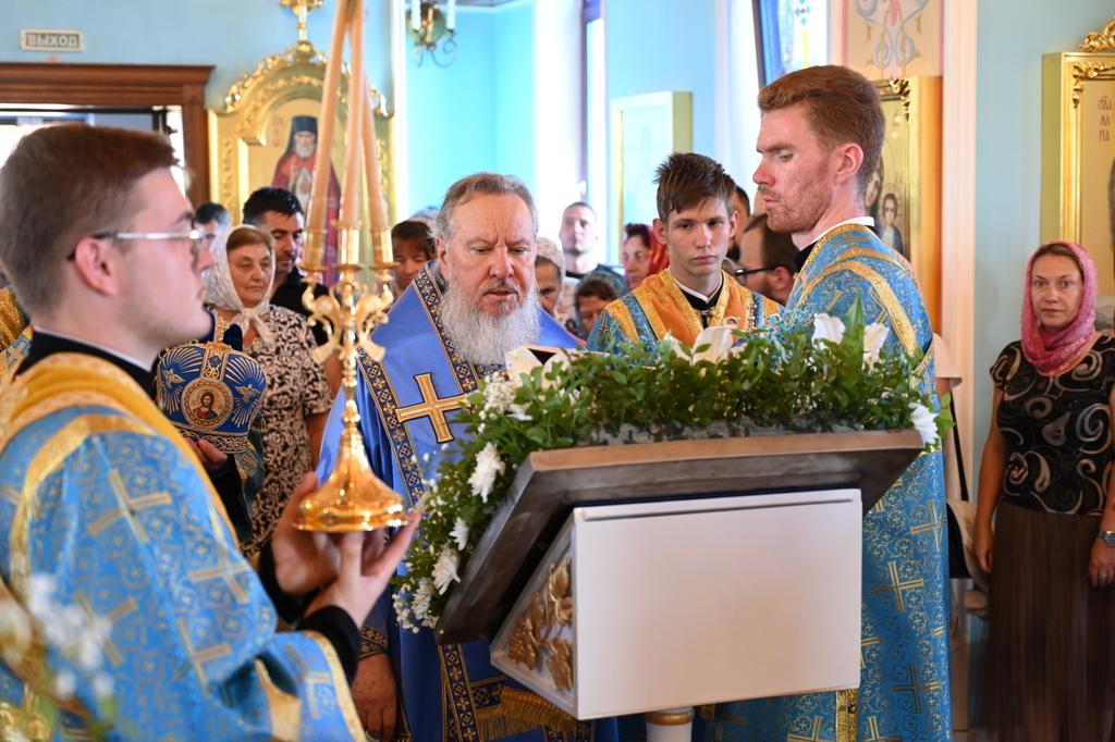 Брянский митрополит Александр освятил Успенскую часовню