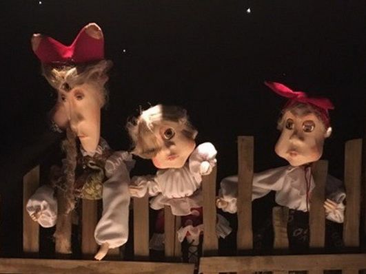 Брянский театр кукол приглашает на спектакль «Крошечка Хаврошечка»