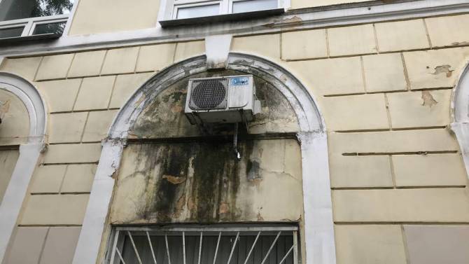 В Брянске почернело историческое здание на улице Фокина