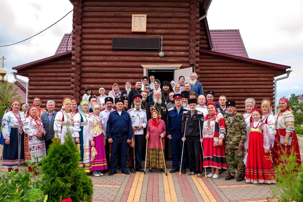Брянский храм в поселке Октябрьский отметил престольный праздник
