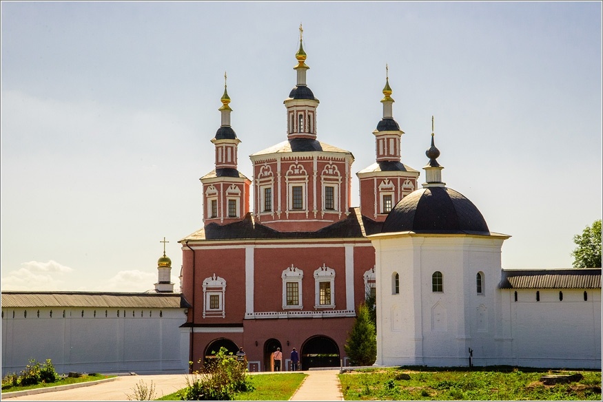 Брянцев приглашают на экскурсию «История и архитектура Свенского монастыря»