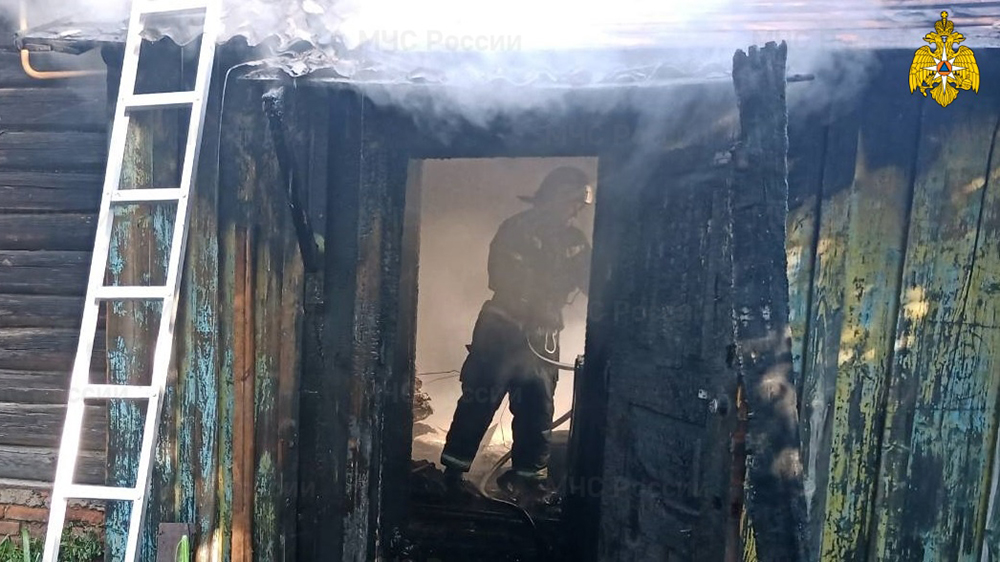 На улице Первомайской в Клинцах сгорел жилой дом