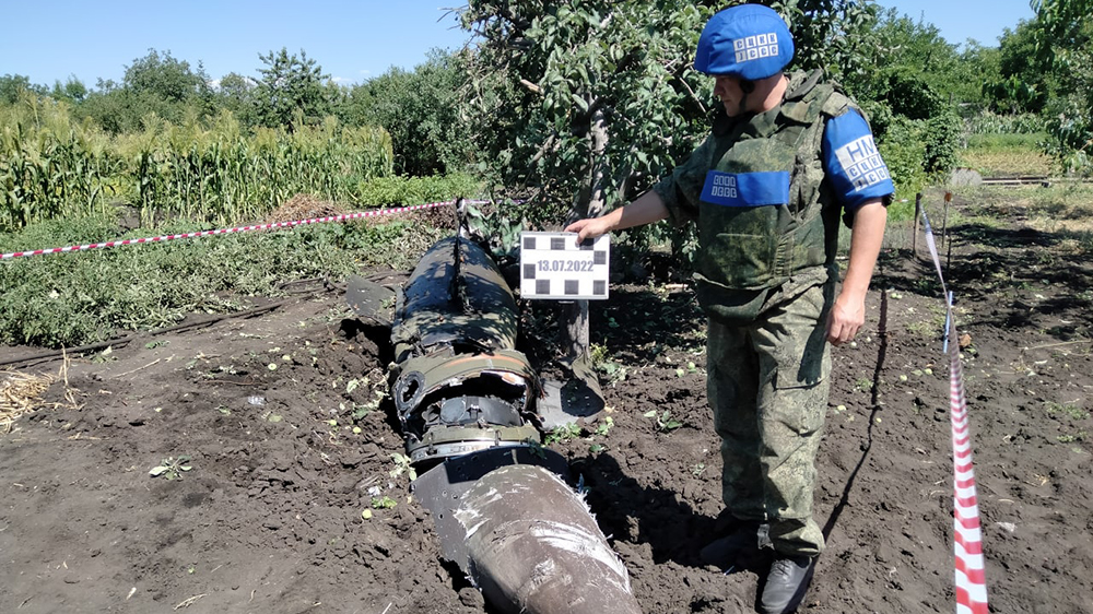 В Луганске из-за детонации перехваченной ракеты повреждены 10 домов