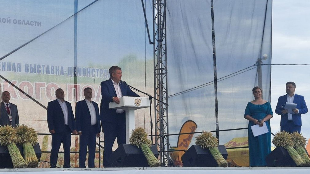 Губернатор Александр Богомаз рассказал гостям выставки «День Брянского поля» об успехах аграриев
