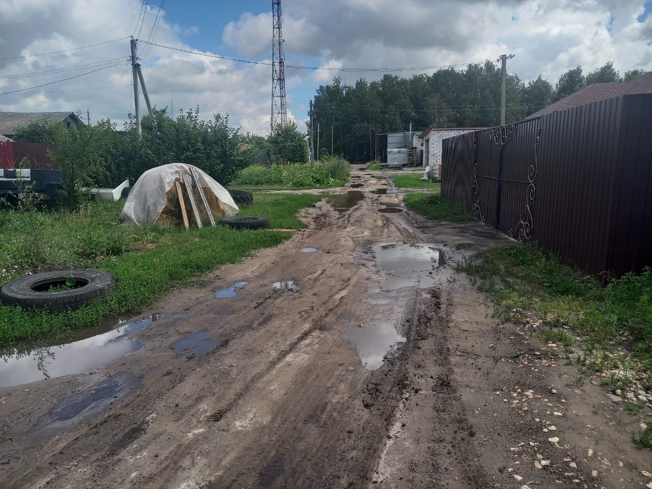 Суд обязал отремонтировать убитую дорогу по переулку Володарского в Трубчевске
