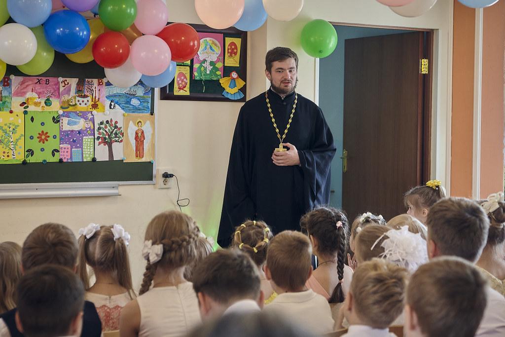 В брянской православной дошкольной группе «Зернышко» прошел выпускной утренник