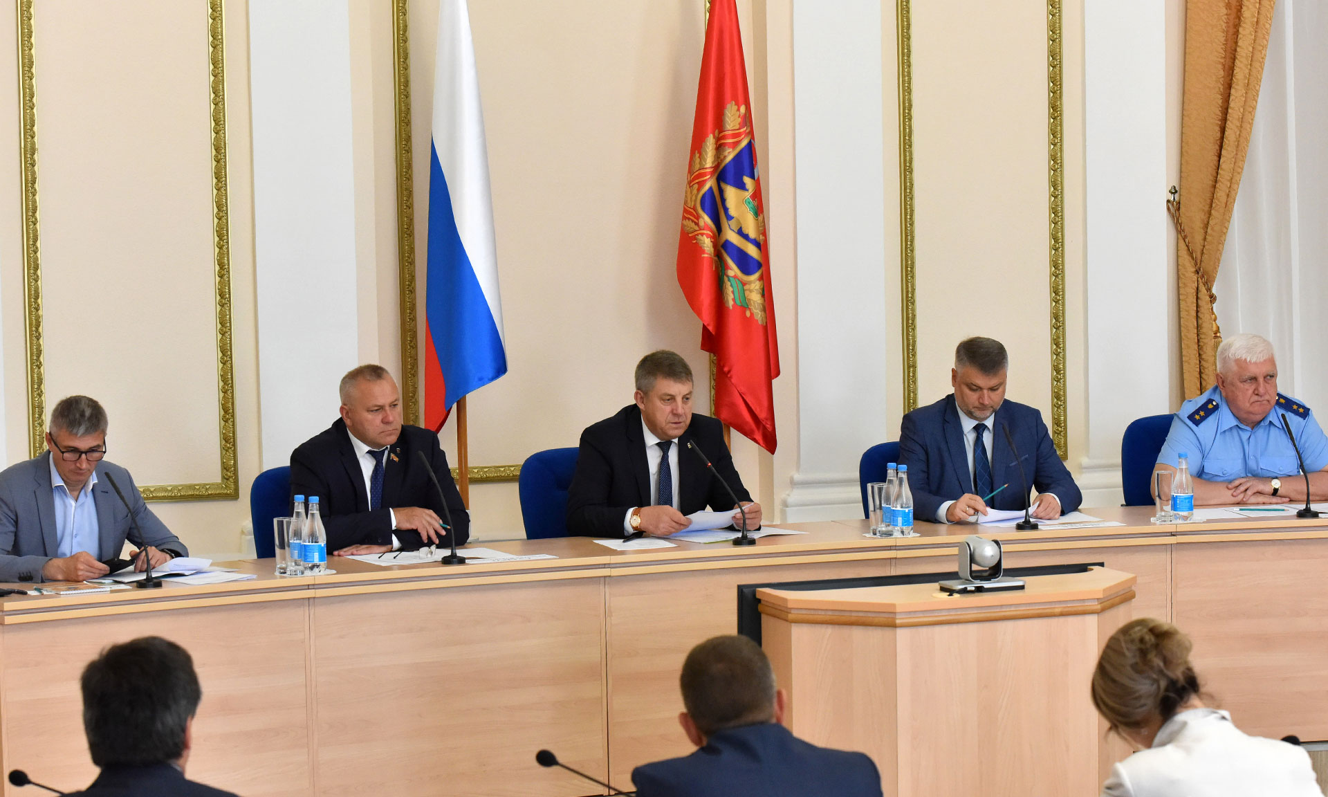 Александр Богомаз провел заседание комиссии по противодействию коррупции