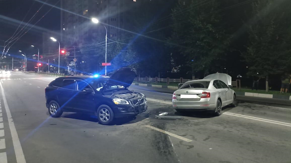 В Брянске 51-летний наркоман устроил гонки с полицией и попал в ДТП на Дуки