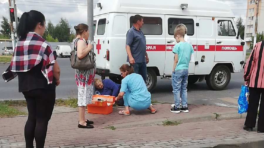 На проспекте Станке Димитрова в Брянске автоледи сбила женщину на переходе