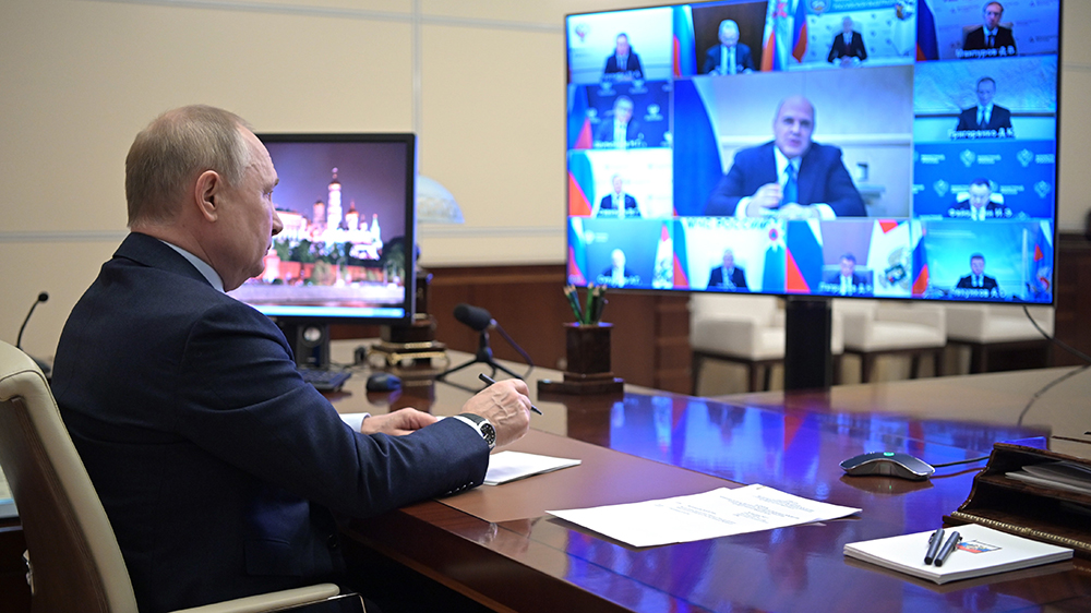 Президент Путин наградил сотрудницу брянского камвольного комбината