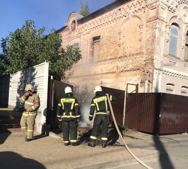 В Брянске заволокло дымом историческое здание бывшей канатной фабрики