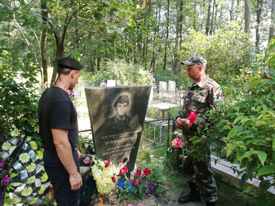 В Брянске почтили память погибшего старшего сержанта Владимира Ходырева