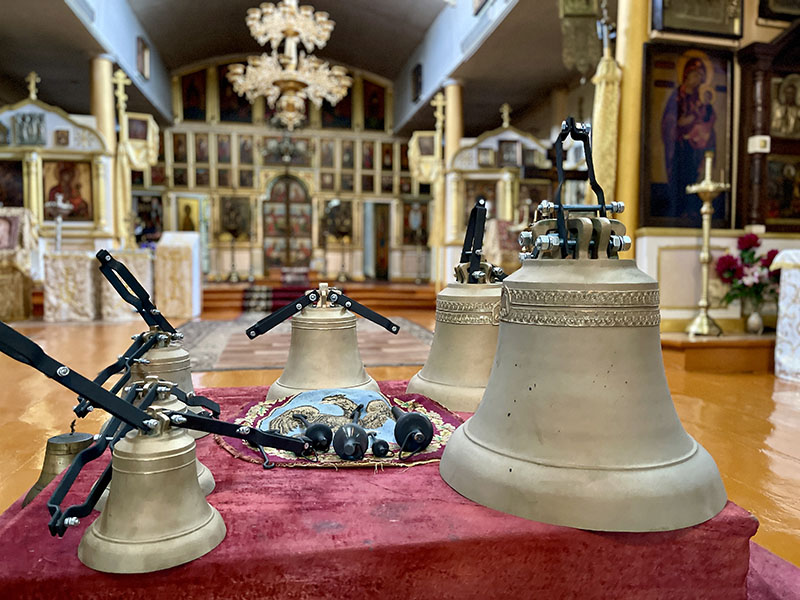 В Клинцы для новой звонницы Преображенского храма привезли колокола
