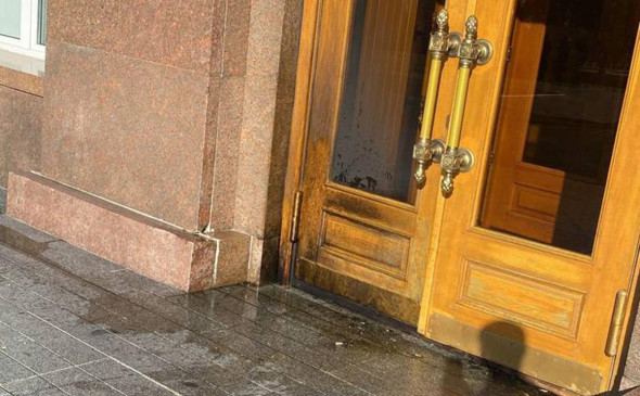 В здание администрации Орловской области бросили «коктейли Молотова»