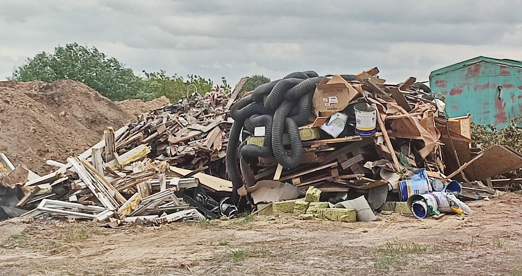 Брянские «серые» мусорщики облюбовали под свалку участок в селе Отрадное