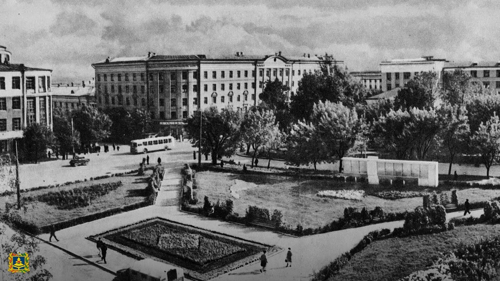 В соцсетях опубликовали снимок площади Ленина в Брянске 1960-х годов