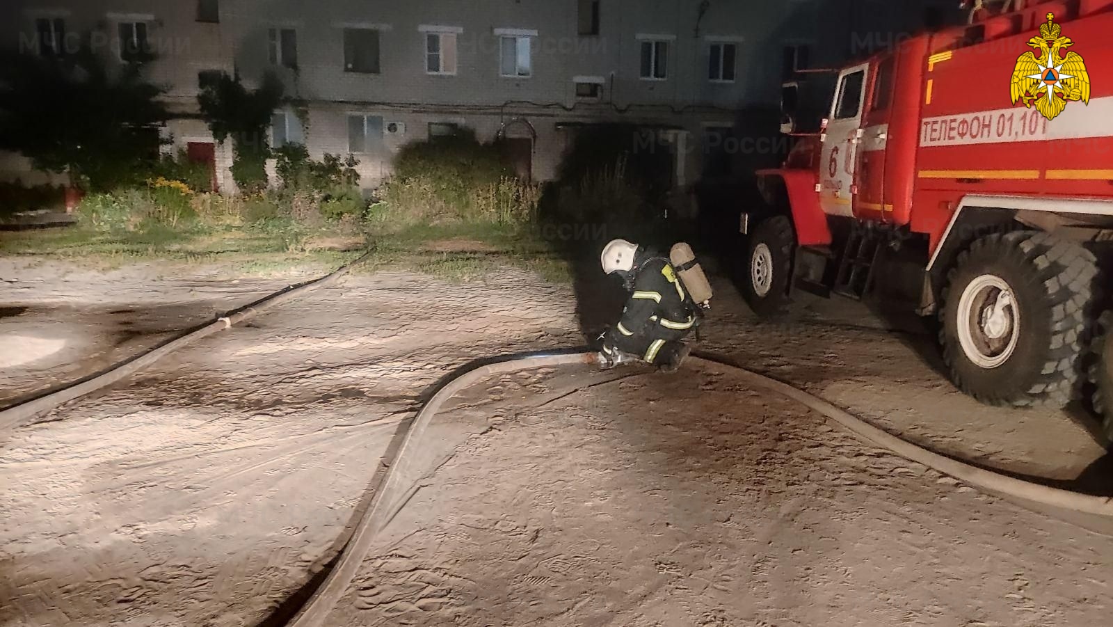 Тушили 4 часа пожар в городе Сельцо Брянской области