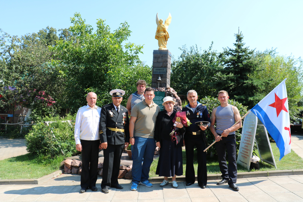 В Стародубском округе почтили память погибшего на подлодке «Курск» земляка Виталия Солорева