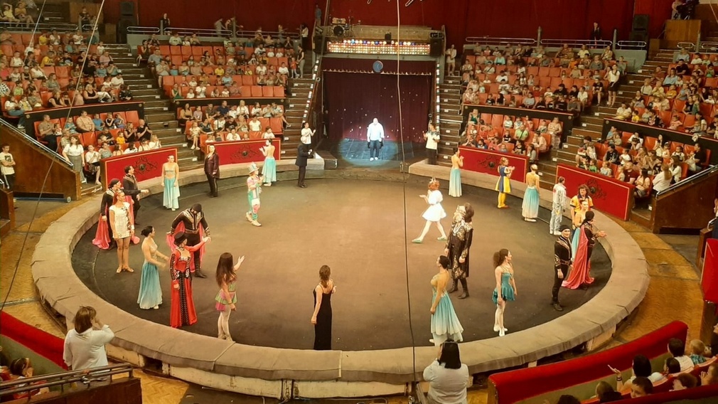 Брянские школьники, оказавшиеся в сложной жизненной ситуации, посетили цирковое представление