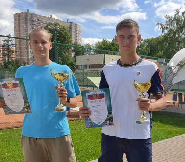 Брянский теннисист победил на международном турнире в Подмосковье