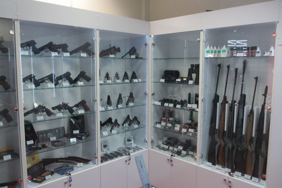 Из брянского магазина уголовник стащил пневматическую винтовку