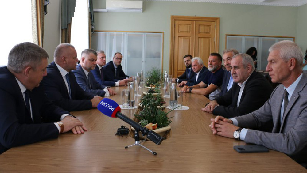 В Брянск приехала представительная делегация на открытие Дворца единоборств