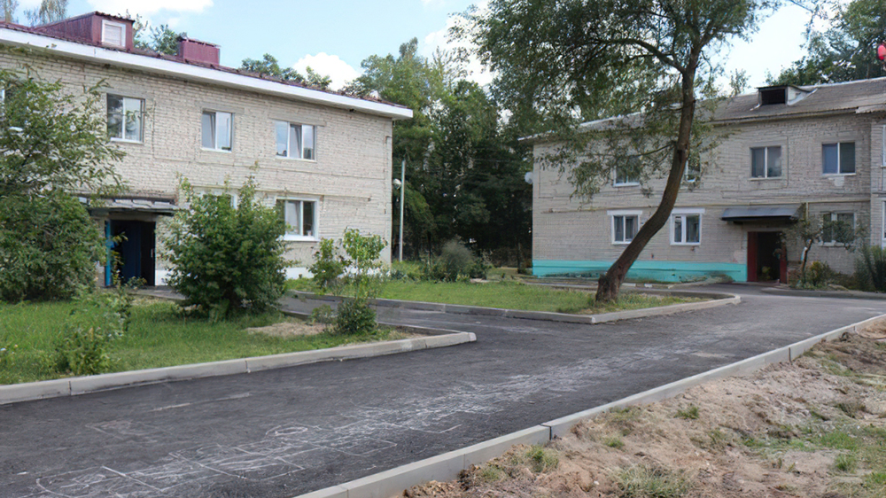 В посёлке Чемерна Клинцовского района благоустраивают дворы