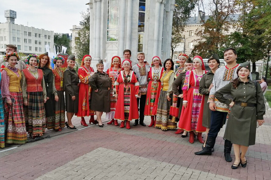Брянские коллективы поздравили Белгород