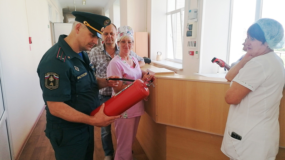В травматологическом отделении новозыбковской районной больницы провели противопожарный рейд