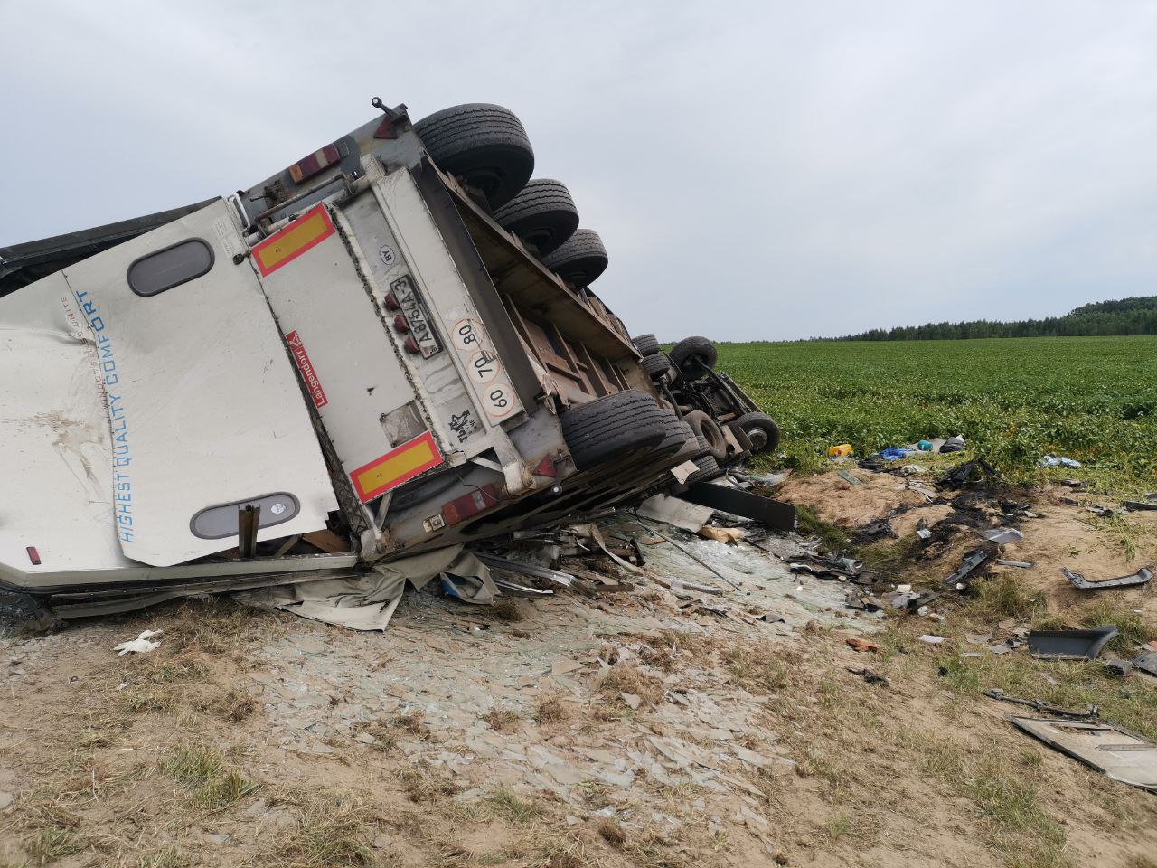 Под Брянском погибли два человека в ДТП с грузовиком и легковой машиной